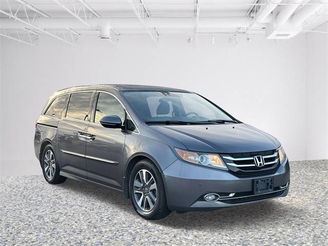 2015 Honda Odyssey Touring FWD photo