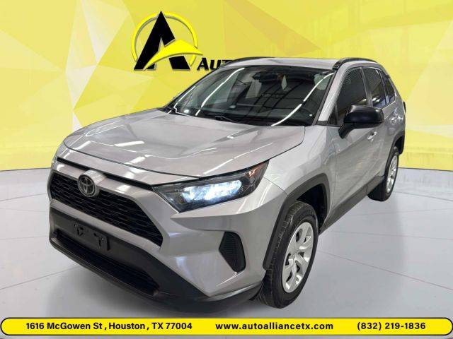 2020 Toyota RAV4 LE FWD photo