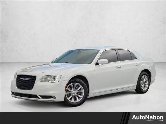 2020 Chrysler 300 Touring RWD photo