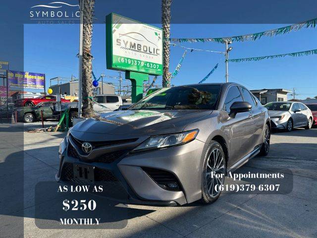 2020 Toyota Camry SE FWD photo