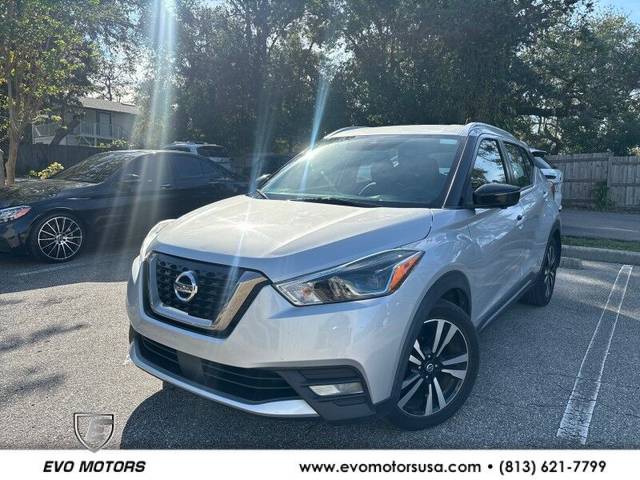 2020 Nissan Kicks SR FWD photo