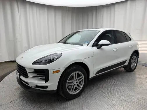 2020 Porsche Macan  AWD photo