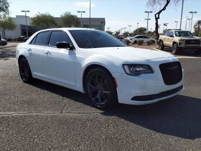 2020 Chrysler 300 Touring RWD photo