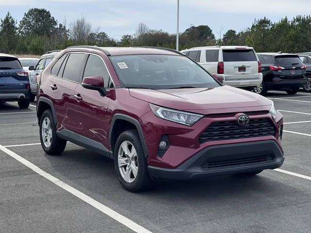 2020 Toyota RAV4 XLE FWD photo