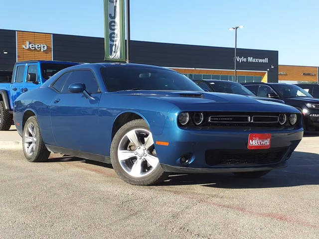 2020 Dodge Challenger SXT RWD photo