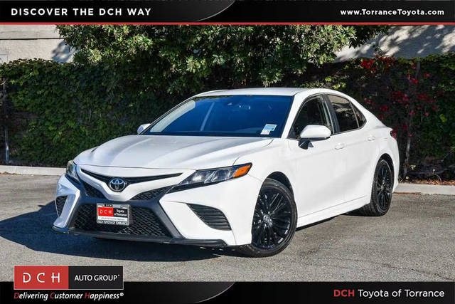2020 Toyota Camry SE FWD photo