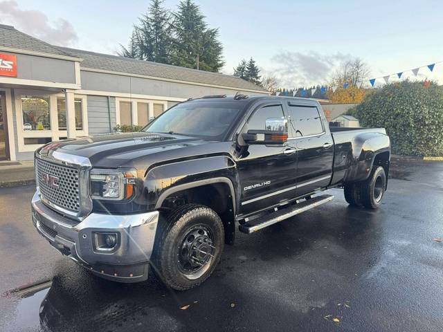 2015 GMC Sierra 3500HD Denali 4WD photo