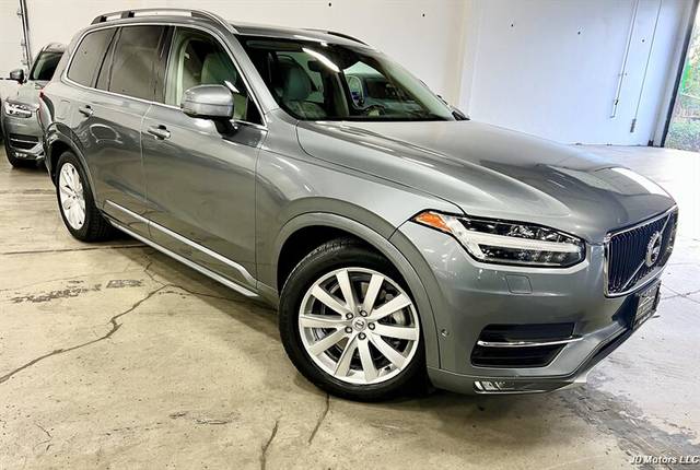 2016 Volvo XC90 T6 Momentum AWD photo