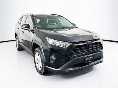 2020 Toyota RAV4 XLE FWD photo