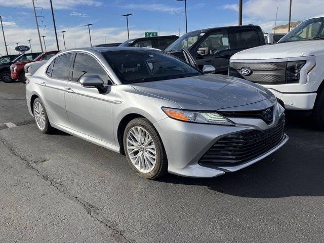 2020 Toyota Camry Hybrid XLE FWD photo