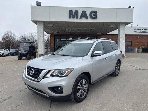 2019 Nissan Pathfinder SL 4WD photo