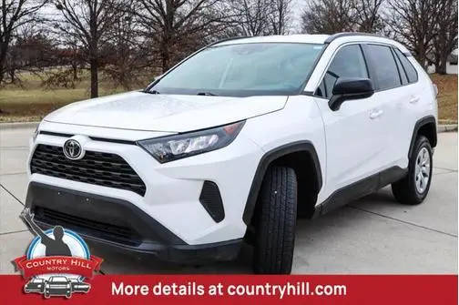 2020 Toyota RAV4 LE FWD photo