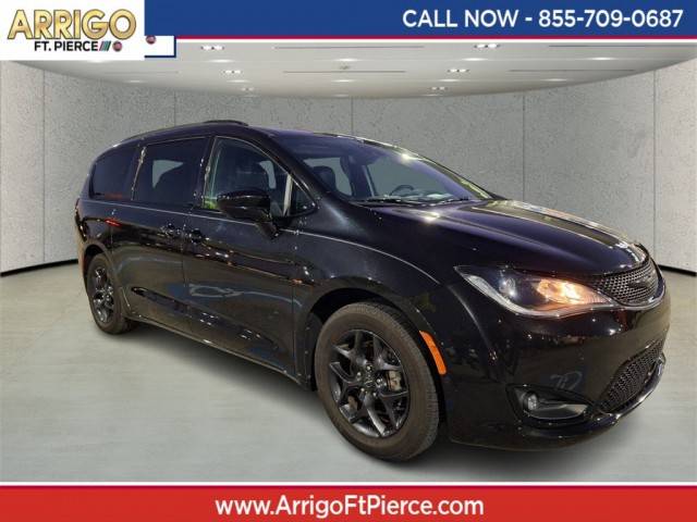 2020 Chrysler Pacifica Minivan Touring L Plus FWD photo