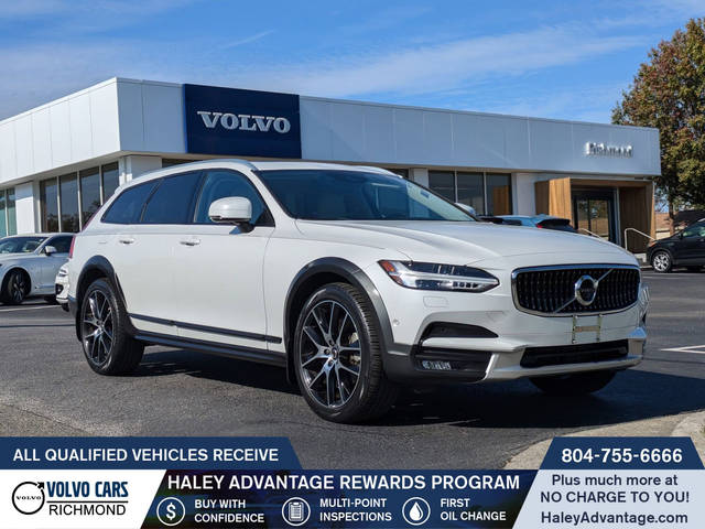 2020 Volvo V90 Cross Country  AWD photo