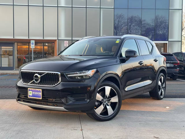 2020 Volvo XC40 Momentum AWD photo