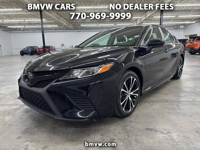 2020 Toyota Camry SE FWD photo
