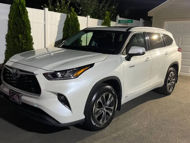 2020 Toyota Highlander Hybrid XLE AWD photo