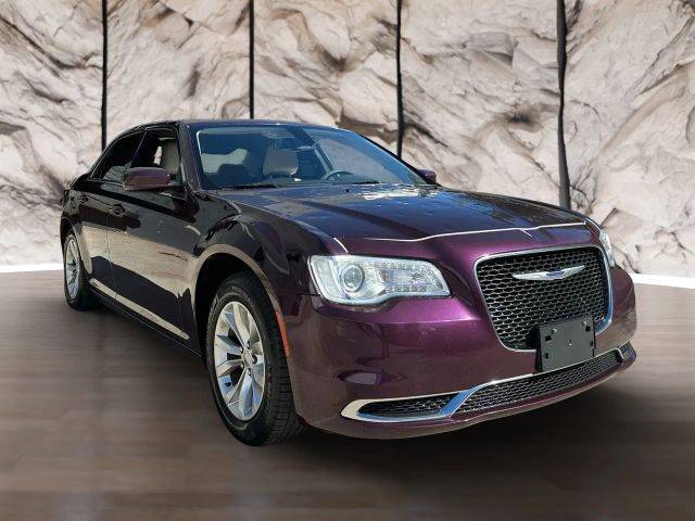2020 Chrysler 300 Touring RWD photo