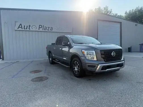 2020 Nissan Titan SV 4WD photo