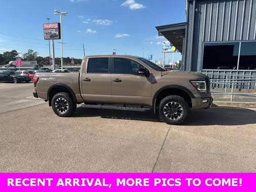 2020 Nissan Titan PRO-4X 4WD photo