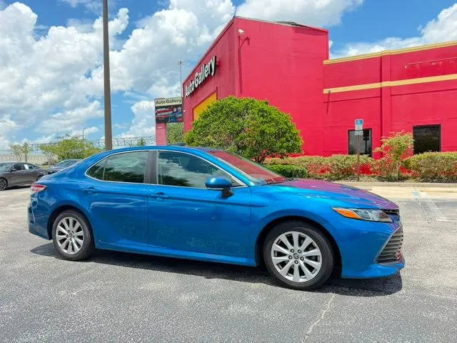 2020 Toyota Camry LE FWD photo