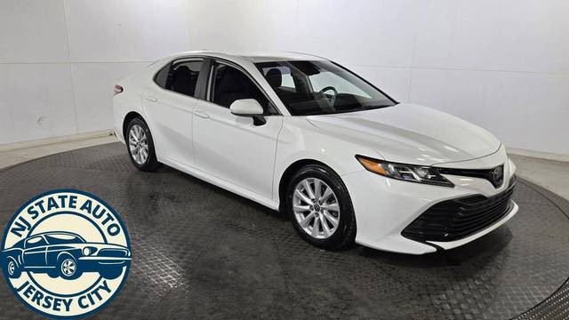 2020 Toyota Camry LE FWD photo