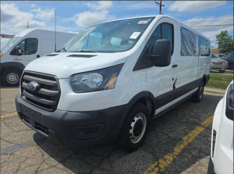 2020 Ford Transit Passenger Wagon XL RWD photo