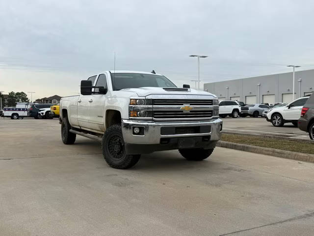 2018 Chevrolet Silverado 2500HD LT 4WD photo