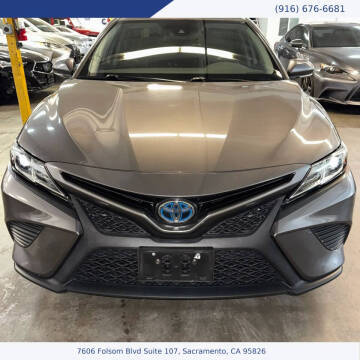 2020 Toyota Camry Hybrid SE FWD photo