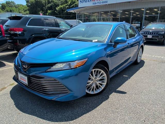 2020 Toyota Camry Hybrid XLE FWD photo