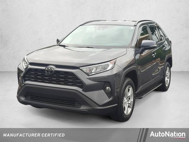 2020 Toyota RAV4 XLE FWD photo