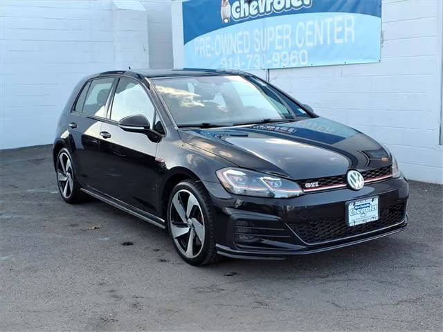 2020 Volkswagen Golf GTI SE FWD photo