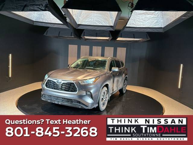 2020 Toyota Highlander XLE AWD photo