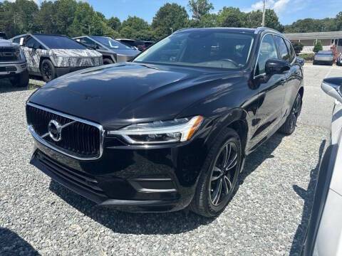 2020 Volvo XC60 Momentum AWD photo