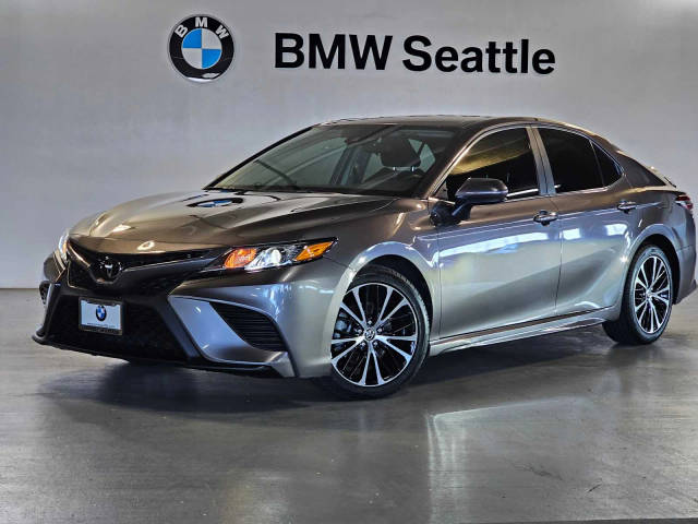 2020 Toyota Camry SE FWD photo