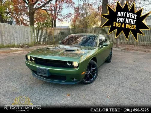2020 Dodge Challenger SXT RWD photo
