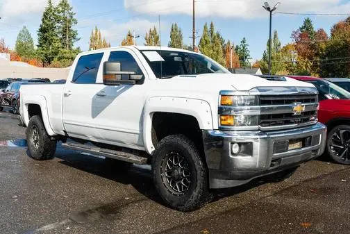 2018 Chevrolet Silverado 2500HD LT 4WD photo