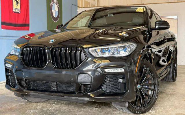 2020 BMW X6 M50i AWD photo