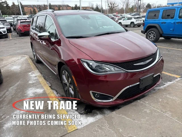 2020 Chrysler Pacifica Minivan Limited FWD photo