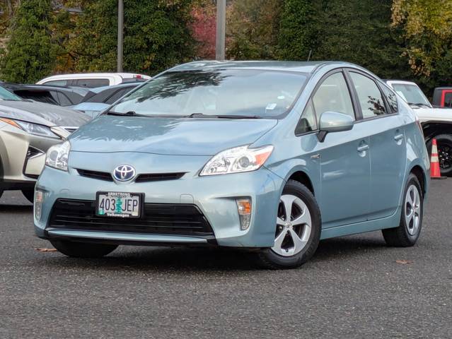 2015 Toyota Prius Three FWD photo