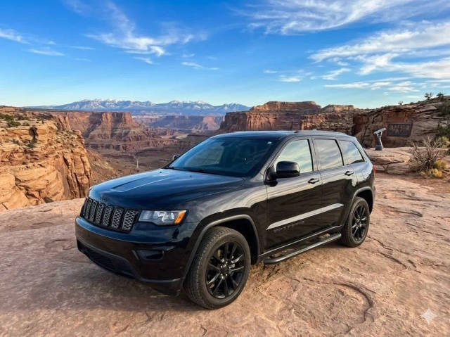 2020 Jeep Grand Cherokee Altitude 4WD photo