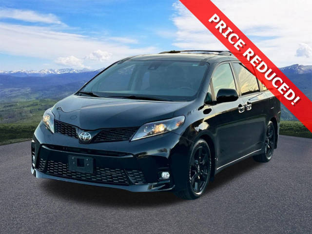 2020 Toyota Sienna SE Premium FWD photo