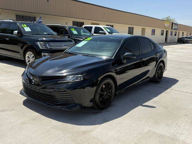 2020 Toyota Camry LE FWD photo