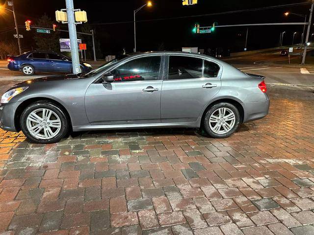 2015 Infiniti Q40  AWD photo