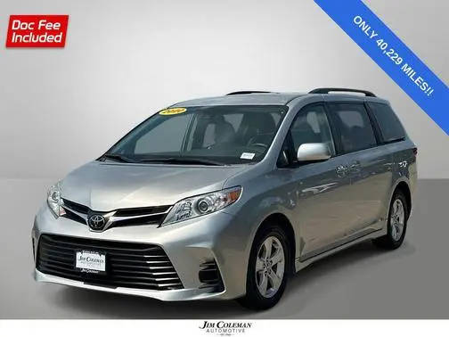 2020 Toyota Sienna LE FWD photo