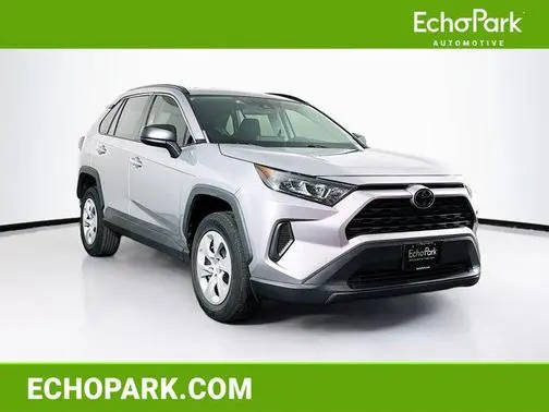2020 Toyota RAV4 LE FWD photo