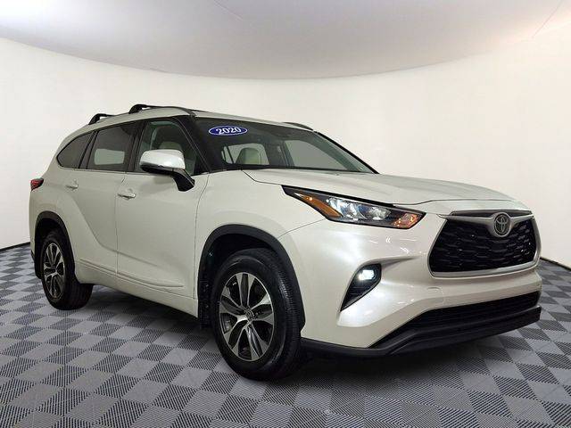 2020 Toyota Highlander XLE AWD photo