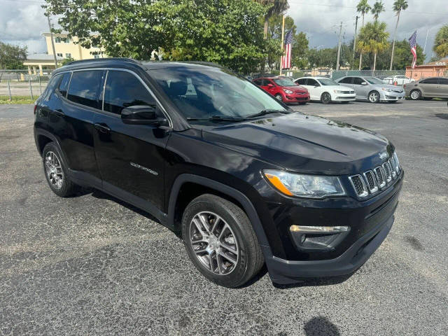 2020 Jeep Compass Latitude w/Sun/Safety Pkg FWD photo