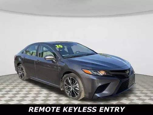 2020 Toyota Camry SE FWD photo