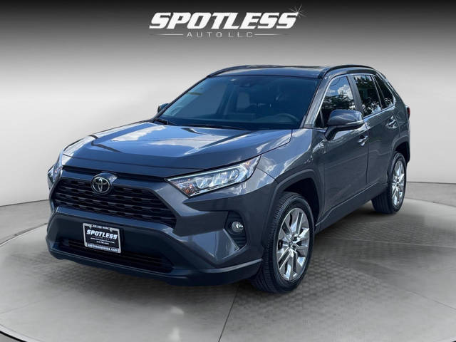 2020 Toyota RAV4 XLE Premium FWD photo